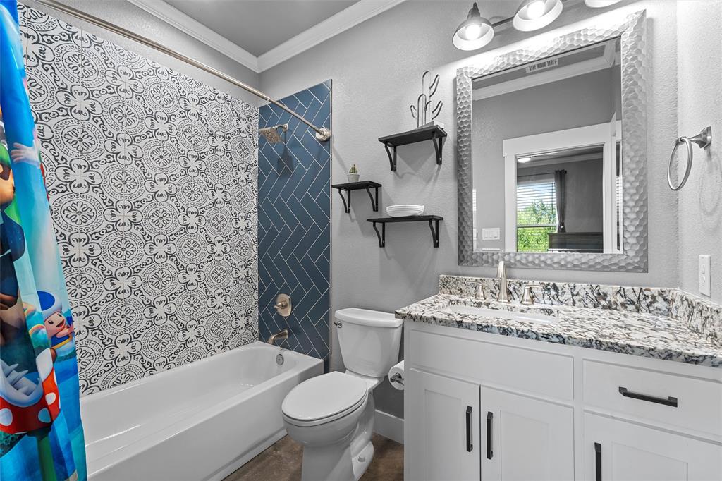 370 Rio Bonito Drive Robinson, TX 76706 - Photo 28 of 39 a bathroom with a sink toilet and shower