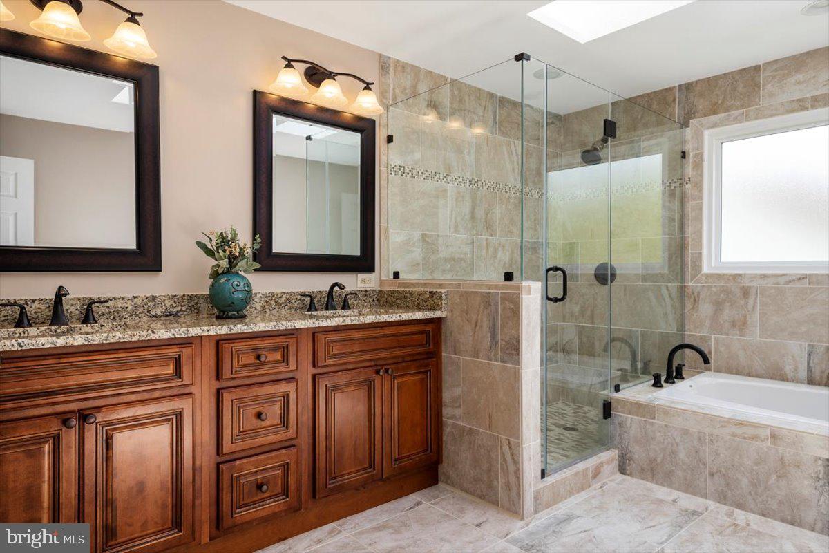 1301 Pleasant Meadow Road Crofton, MD 21114 - Photo 33 of 46 Primary bathroom