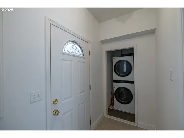 a view of washer and dryer in a utility room