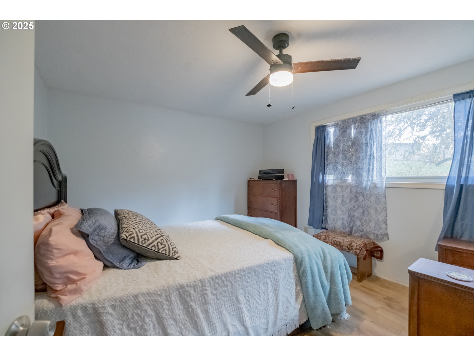 2314 Northwest Beaumont Lane Albany, OR 97321 - Photo 21 of 46 Bedroom