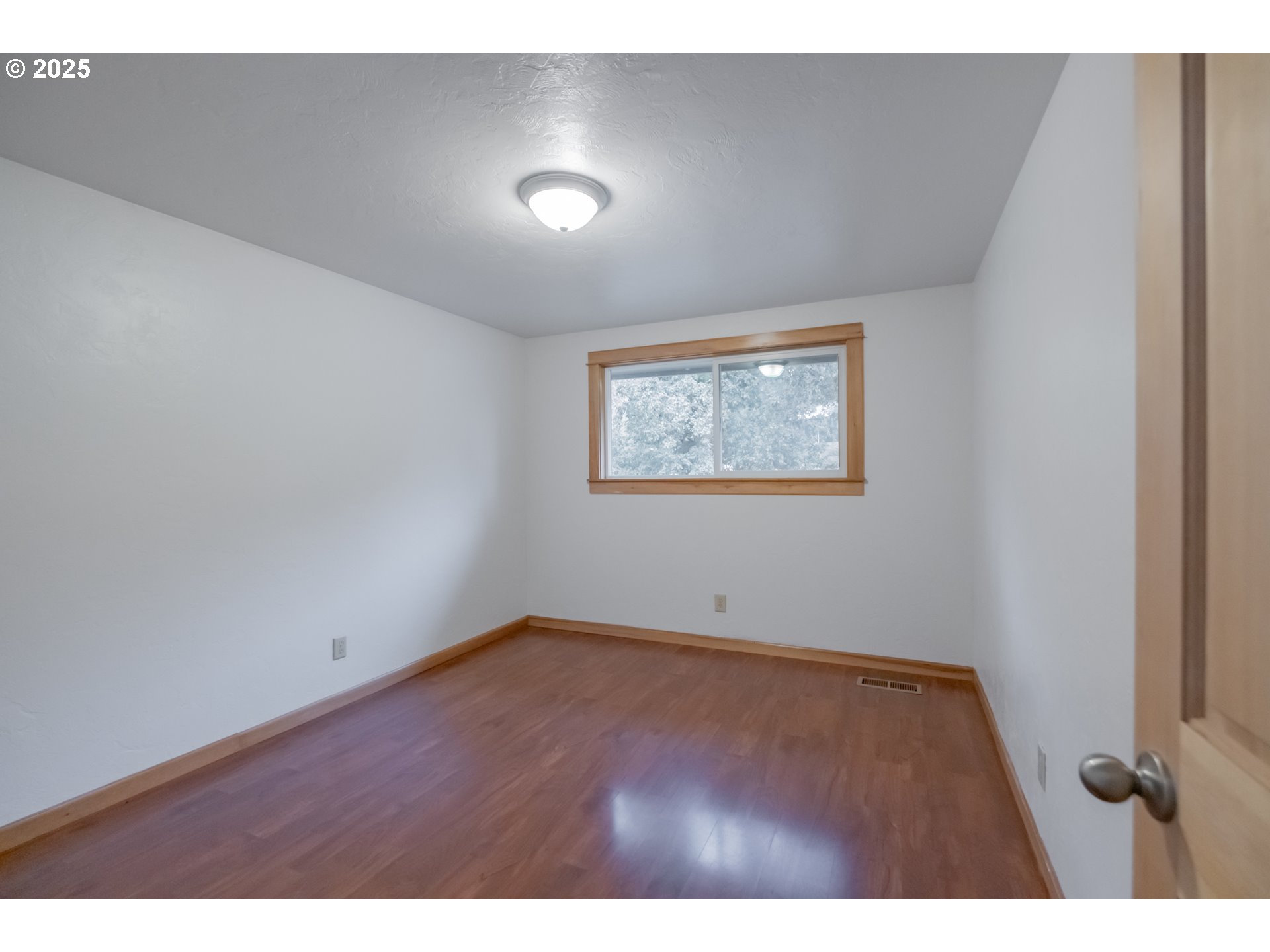 2314 Northwest Beaumont Lane Albany, OR 97321 - Photo 26 of 46 Bedroom