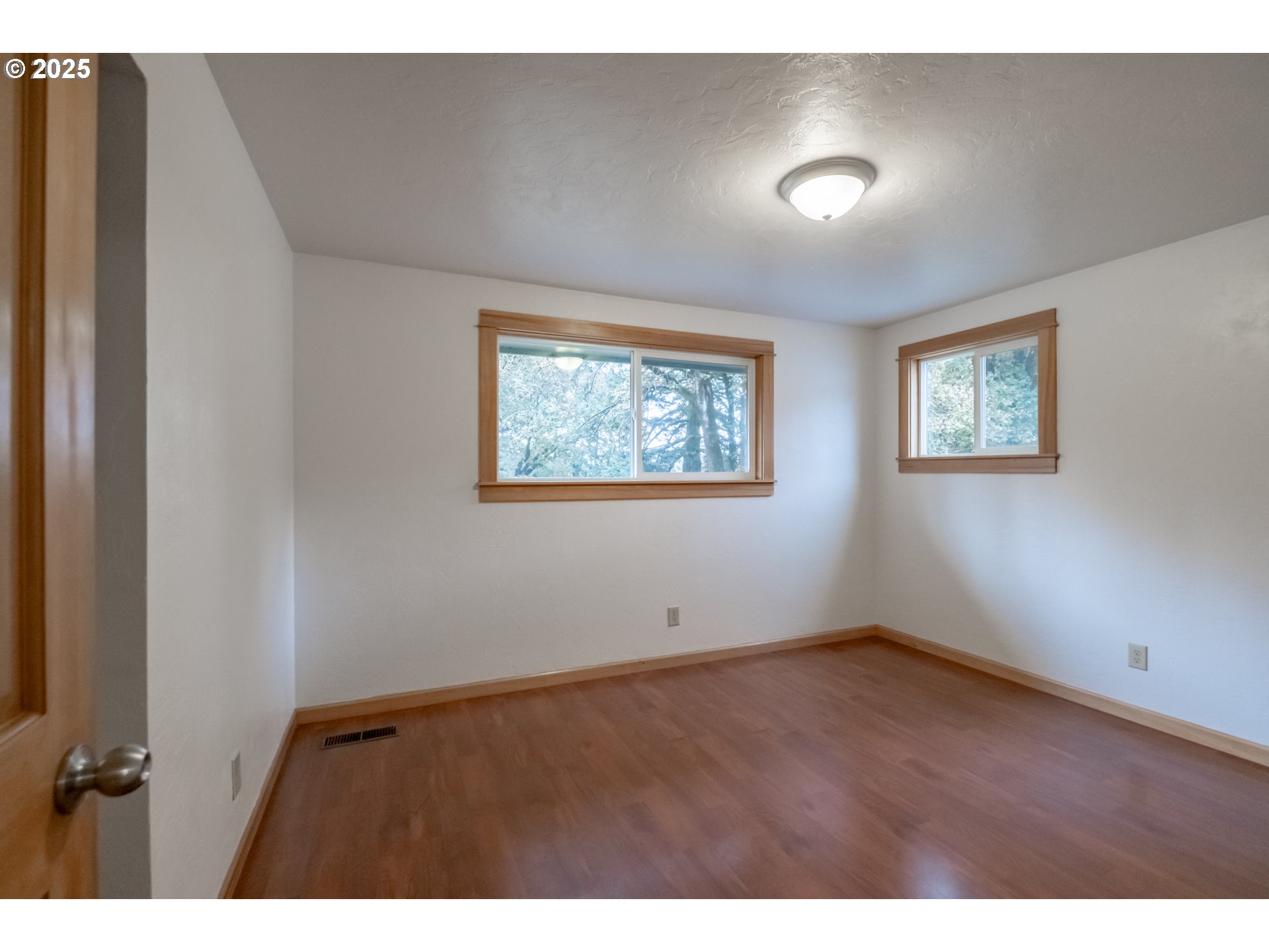 2314 Northwest Beaumont Lane Albany, OR 97321 - Photo 27 of 46 Bedroom