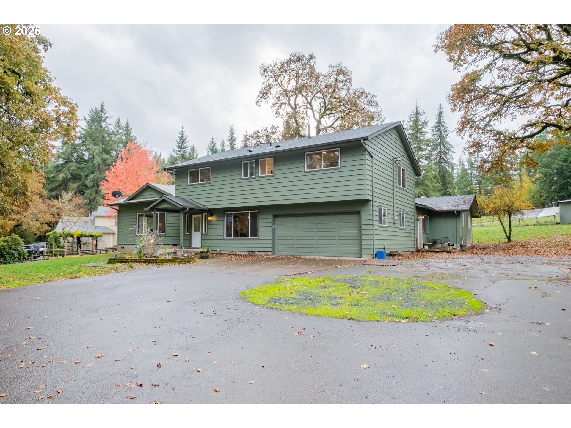 2314 Northwest Beaumont Lane Albany, OR 97321 - Photo 36 of 46 Driveway