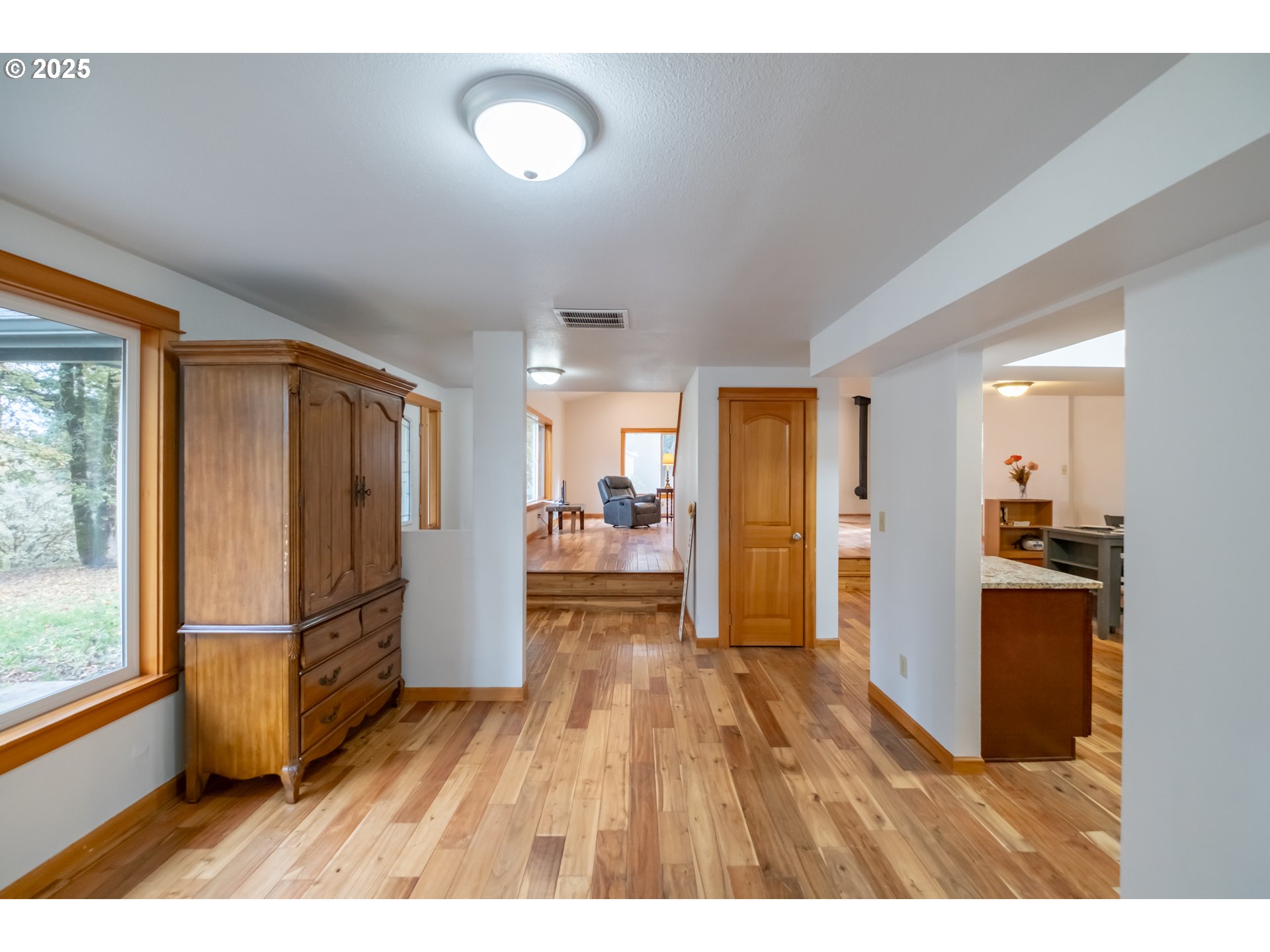 2314 Northwest Beaumont Lane Albany, OR 97321 - Photo 4 of 46