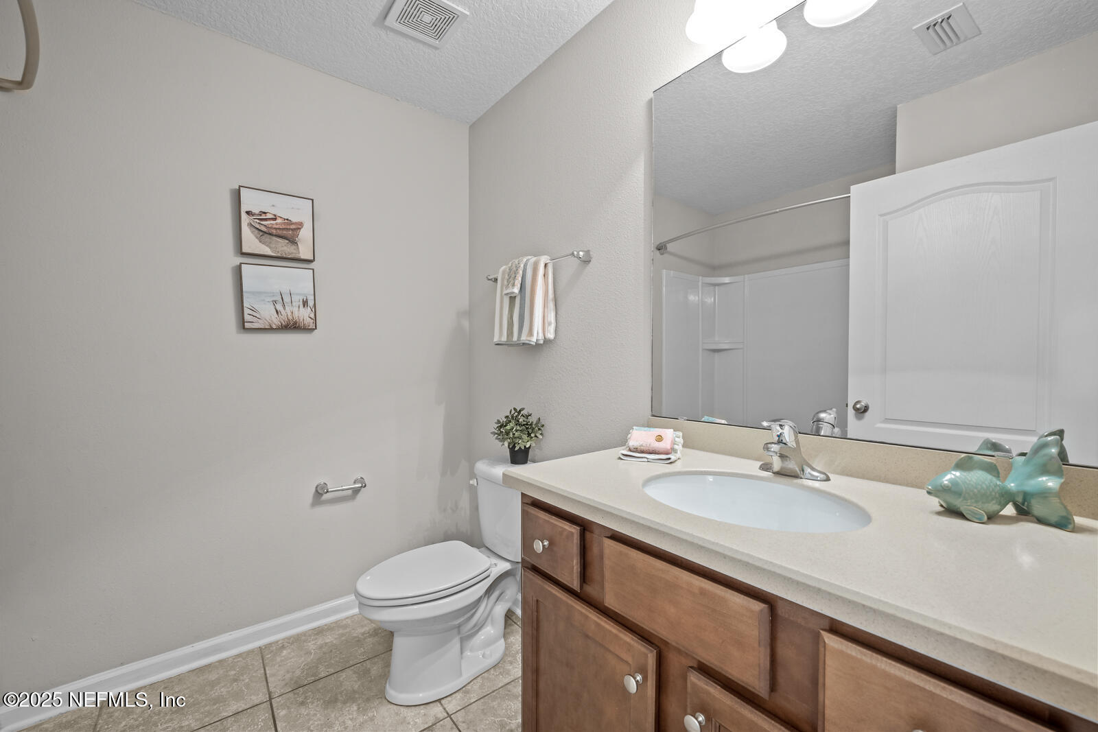 173 North Twin Maple Road St. Augustine, FL 32084 - Photo 25 of 40 Hall Bathroom