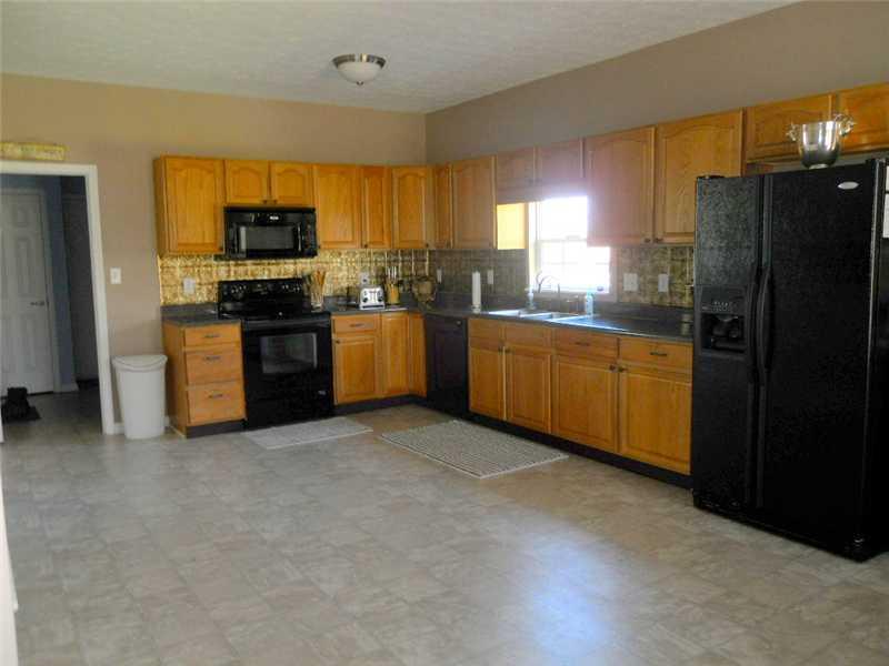 745 Abbey Road Pittsboro, IN 46167 - Photo 4 of 24 Gallery Image 4