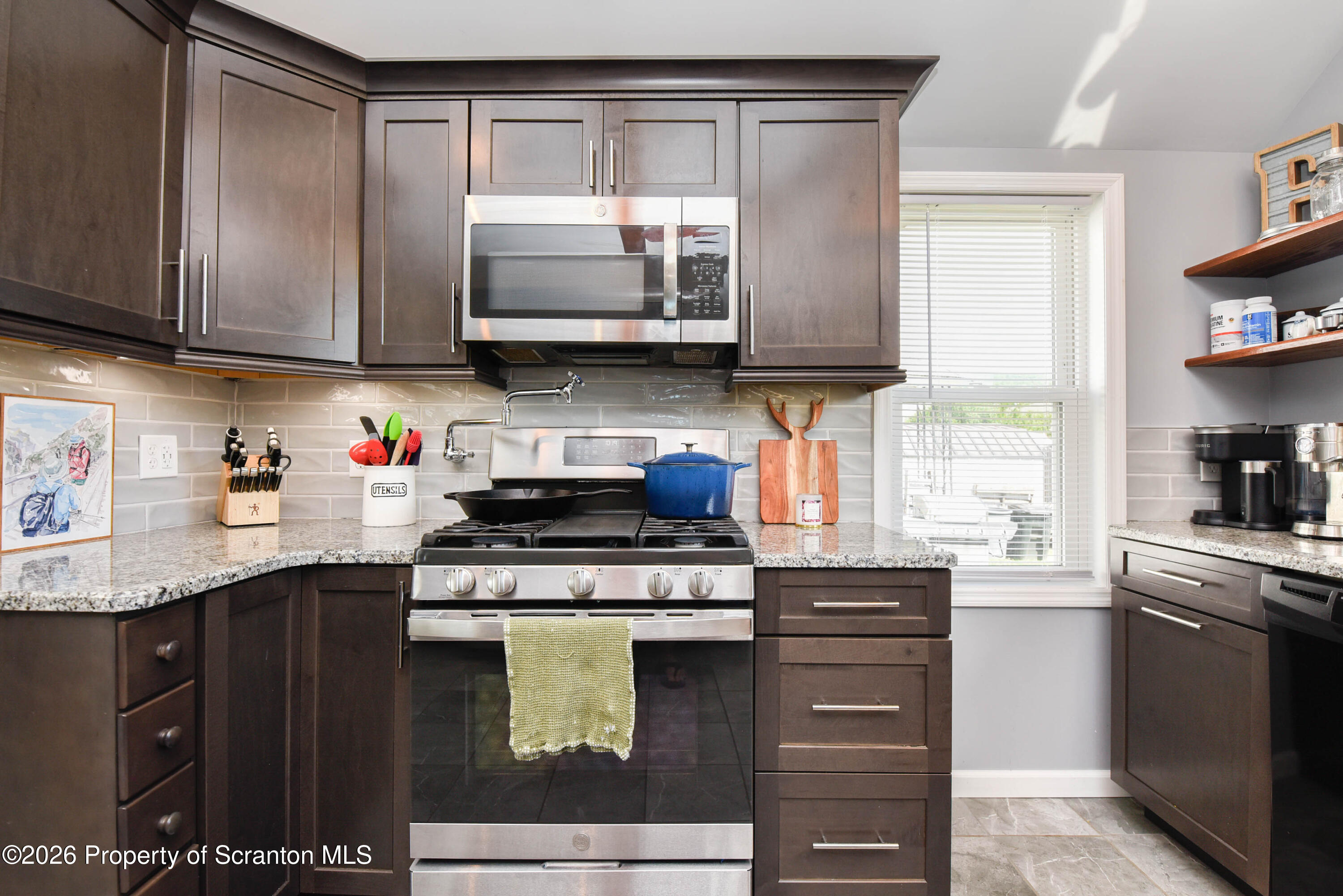 614 Warren Street Blakely, PA 18452 - Photo 17 of 44 Kitchen