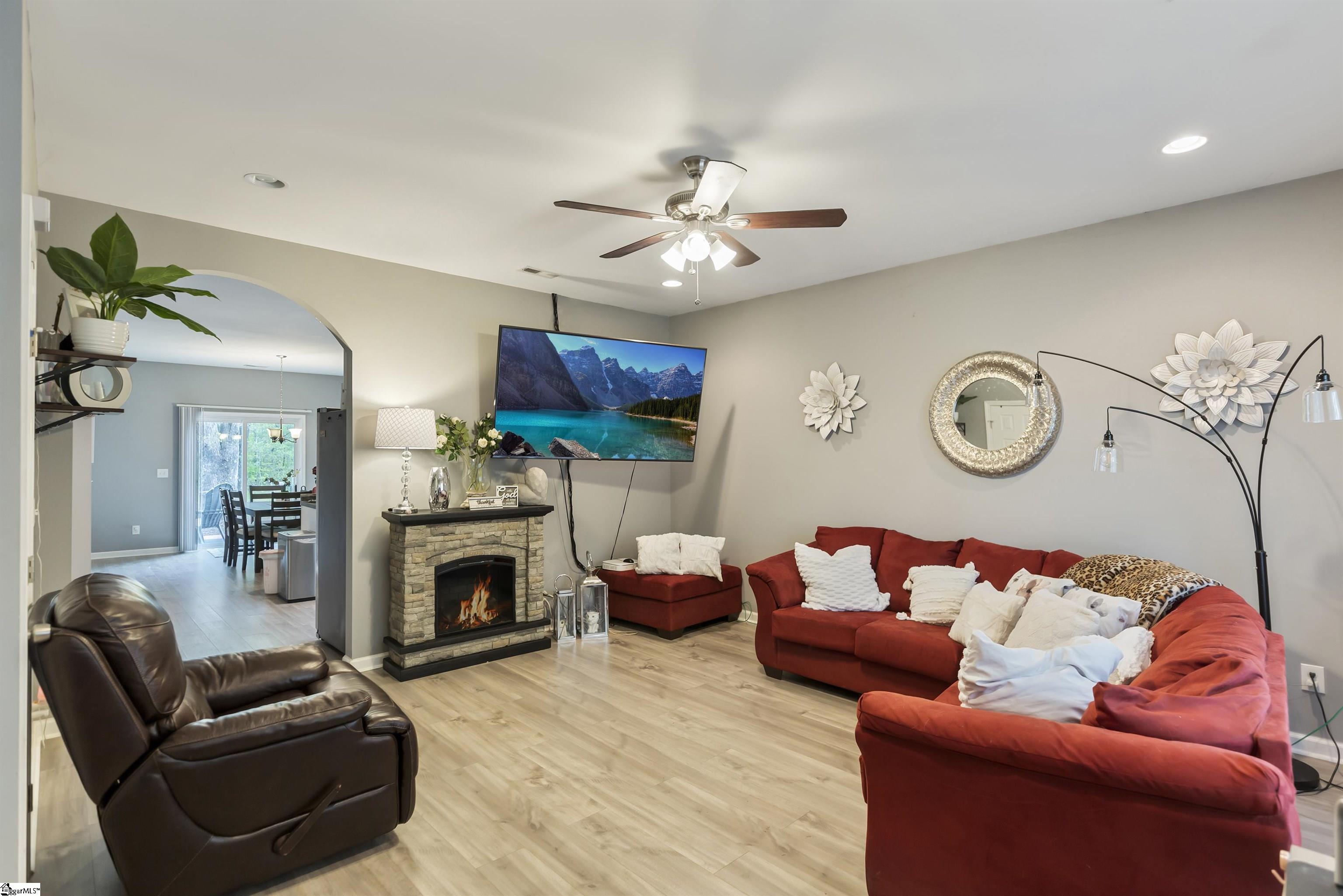 16 Ridge Court Williamston, SC 29697 - Photo 2 of 26 Gallery Image 2