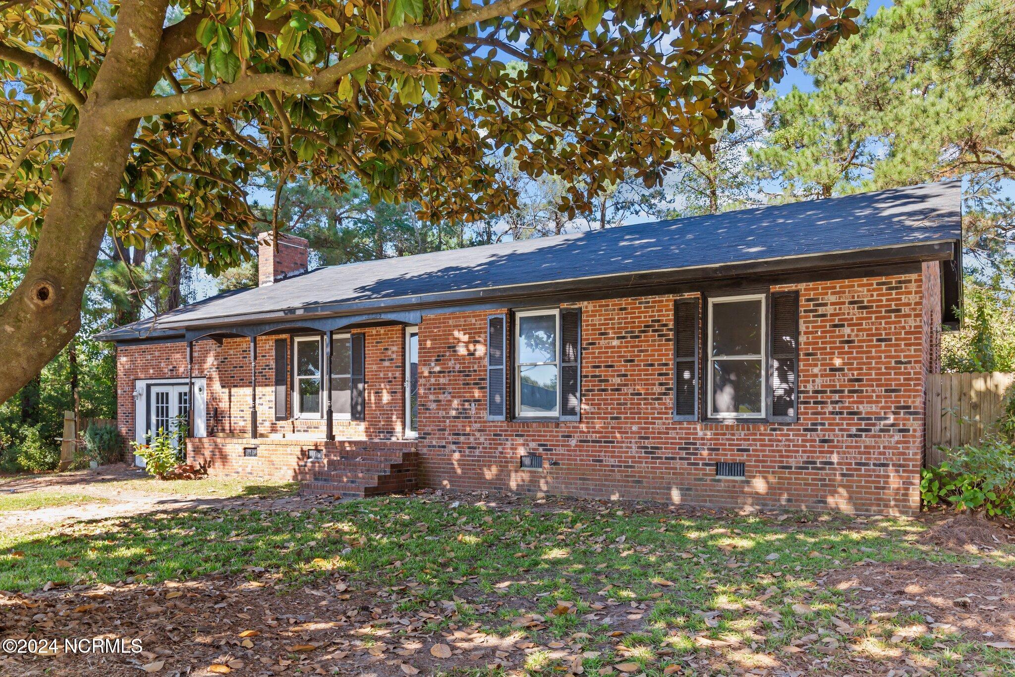 2305 Springhill Road Greenville, NC 27858 - Photo 4 of 37 32-web-or-mls-DSC_2949