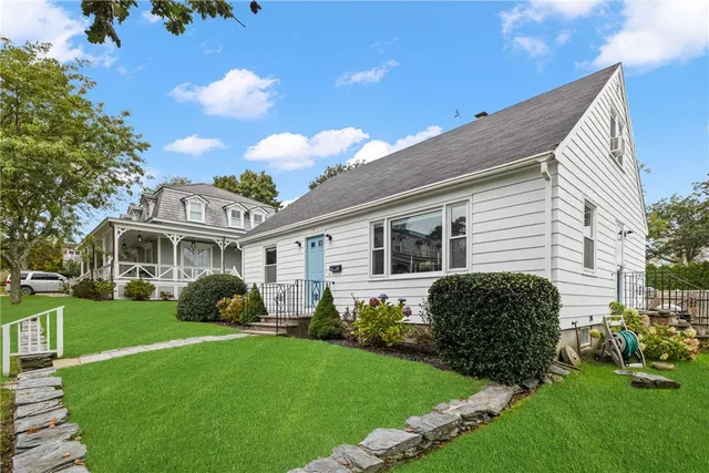 $3,750 | 6 Cliff Terrace, Newport, RI 02840