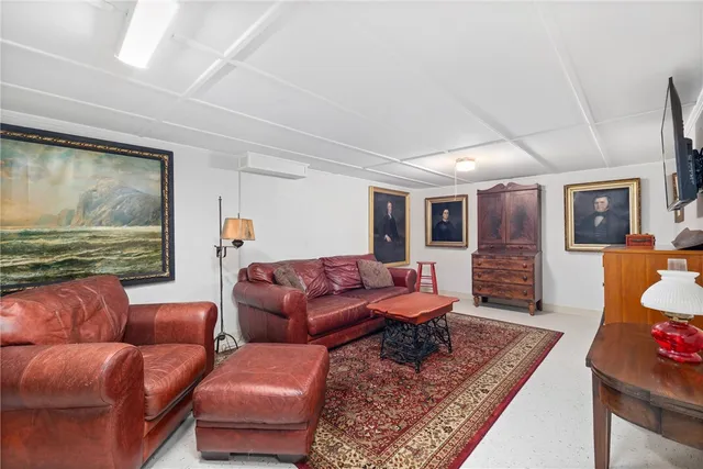 $3,750 | 6 Cliff Terrace, Newport, RI 02840