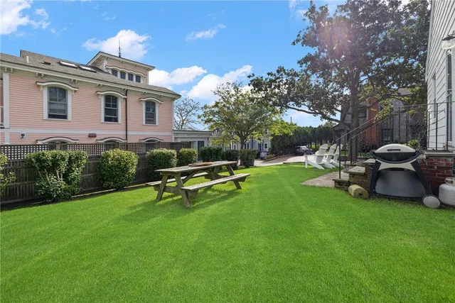 $3,750 | 6 Cliff Terrace, Newport, RI 02840