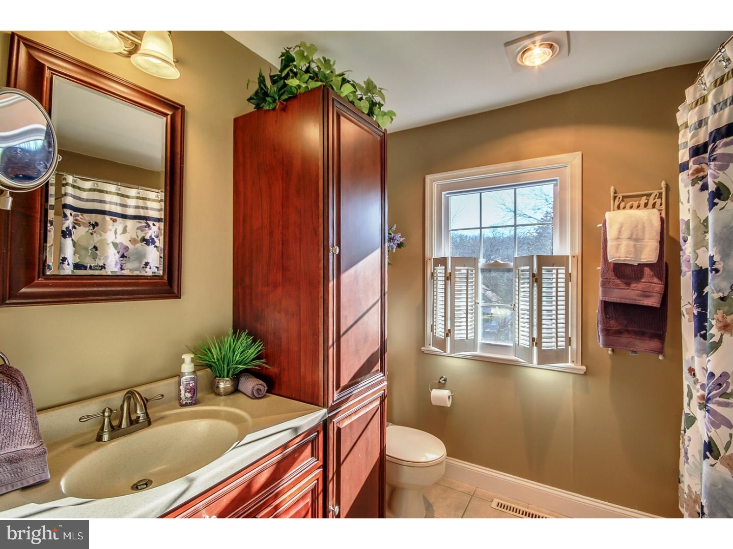 957 Macclesfield Road Furlong, PA 18925 - Photo 18 of 25 Bathroom