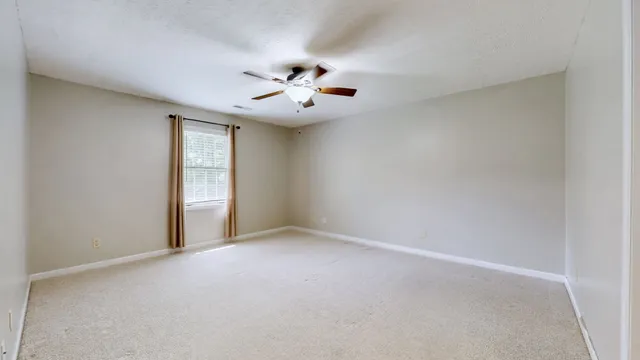 $640,000 | 830 Motlow College Road, Normandy, TN 37360