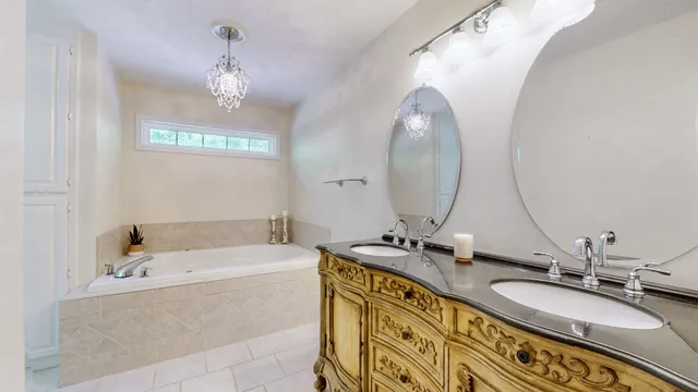 $640,000 | 830 Motlow College Road, Normandy, TN 37360