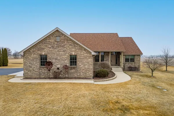 $619,900 | 10023 Auburn Road, Winnebago, IL 61088