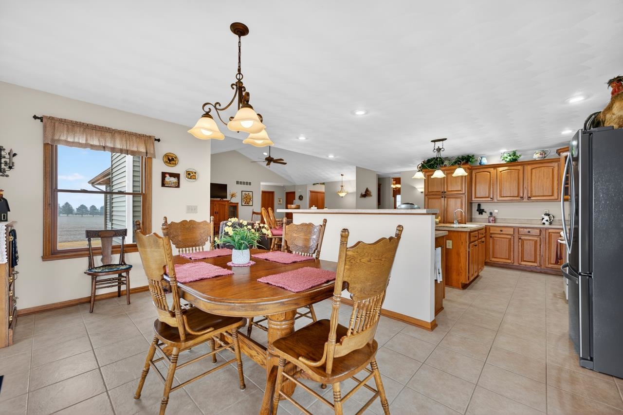 10023 Auburn Road Winnebago, IL 61088 - Photo 5 of 59
