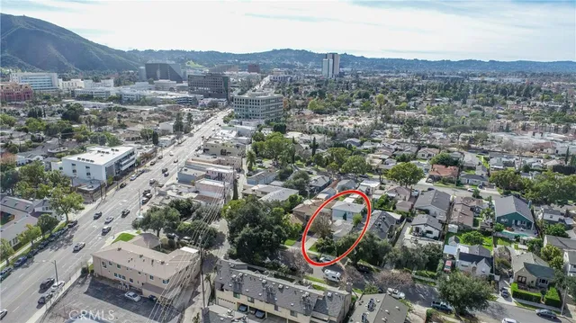 $1,199,000 | 121 North Myers Street, Burbank, CA 91506