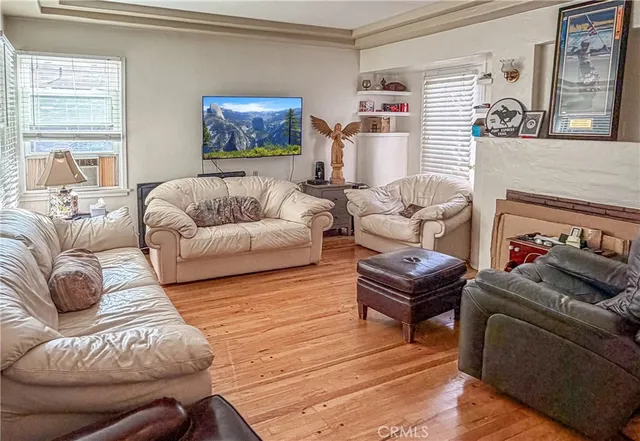 $1,199,000 | 121 North Myers Street, Burbank, CA 91506