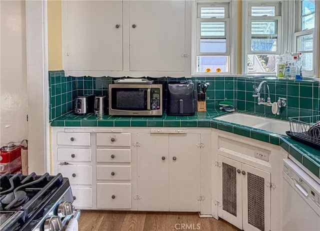 $1,199,000 | 121 North Myers Street, Burbank, CA 91506