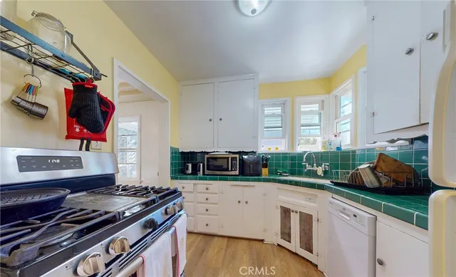 $1,199,000 | 121 North Myers Street, Burbank, CA 91506