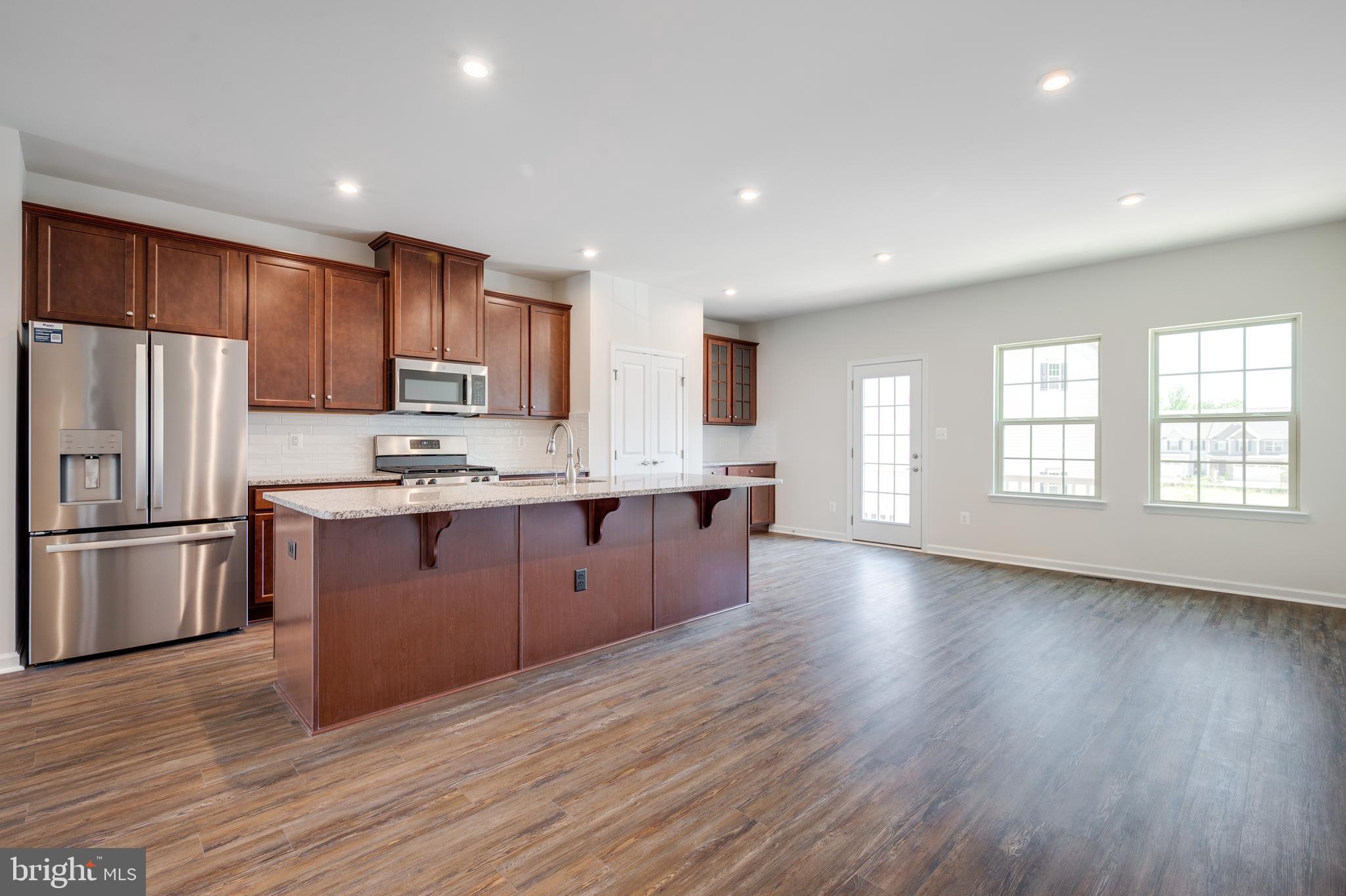 18187 Red Mulberry Road Dumfries, VA 22026 - Photo 3 of 37 Gallery Image 3