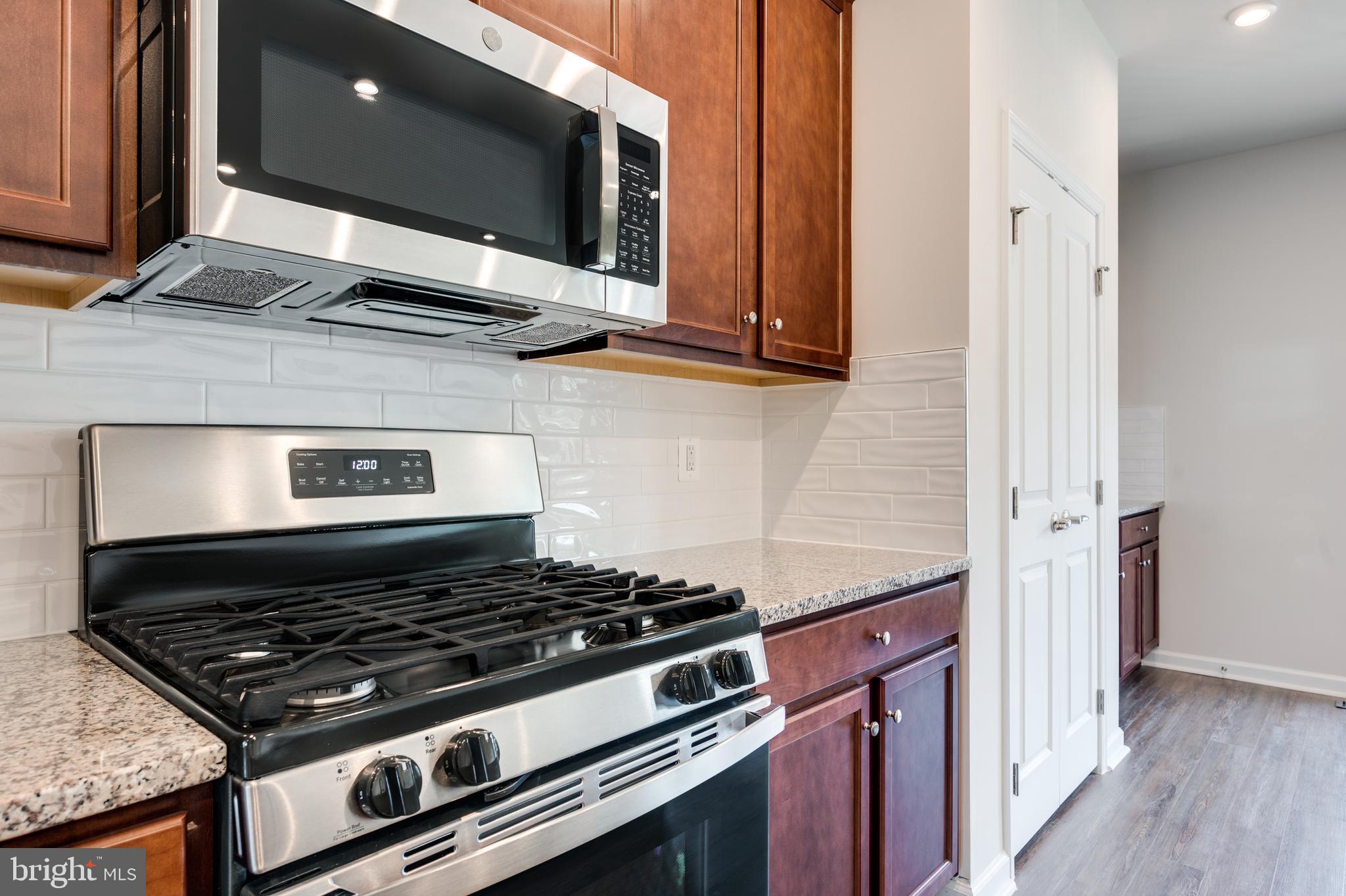 18187 Red Mulberry Road Dumfries, VA 22026 - Photo 6 of 37 Gallery Image 6