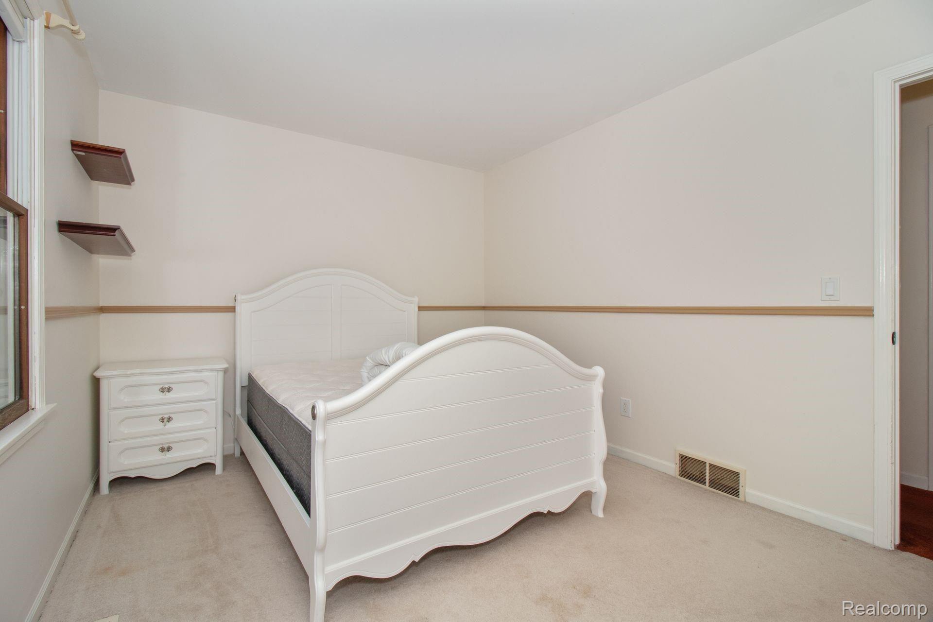 7355 Golf Club Road Howell, MI 48843 - Photo 17 of 25 17.jpg