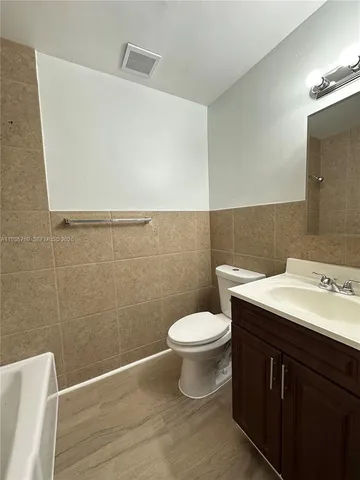 $1,995 | 110 Northeast 19th Avenue, Unit 14, Deerfield Beach, FL 33441