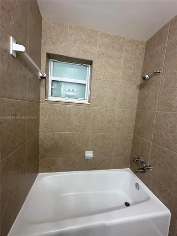 $1,995 | 110 Northeast 19th Avenue, Unit 14, Deerfield Beach, FL 33441