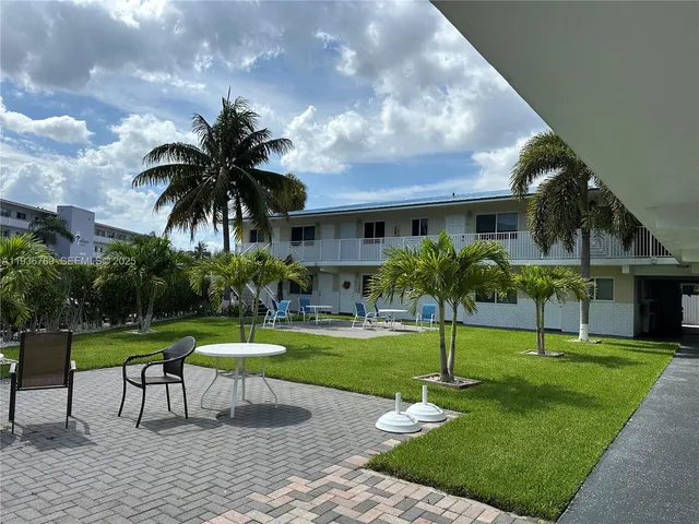 $1,995 | 110 Northeast 19th Avenue, Unit 14, Deerfield Beach, FL 33441