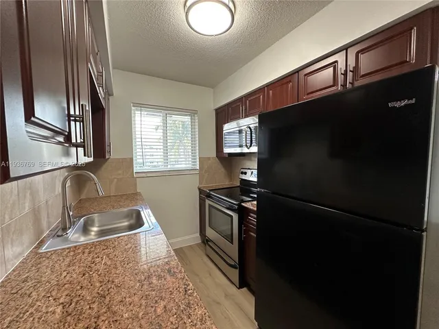 $1,995 | 110 Northeast 19th Avenue, Unit 14, Deerfield Beach, FL 33441