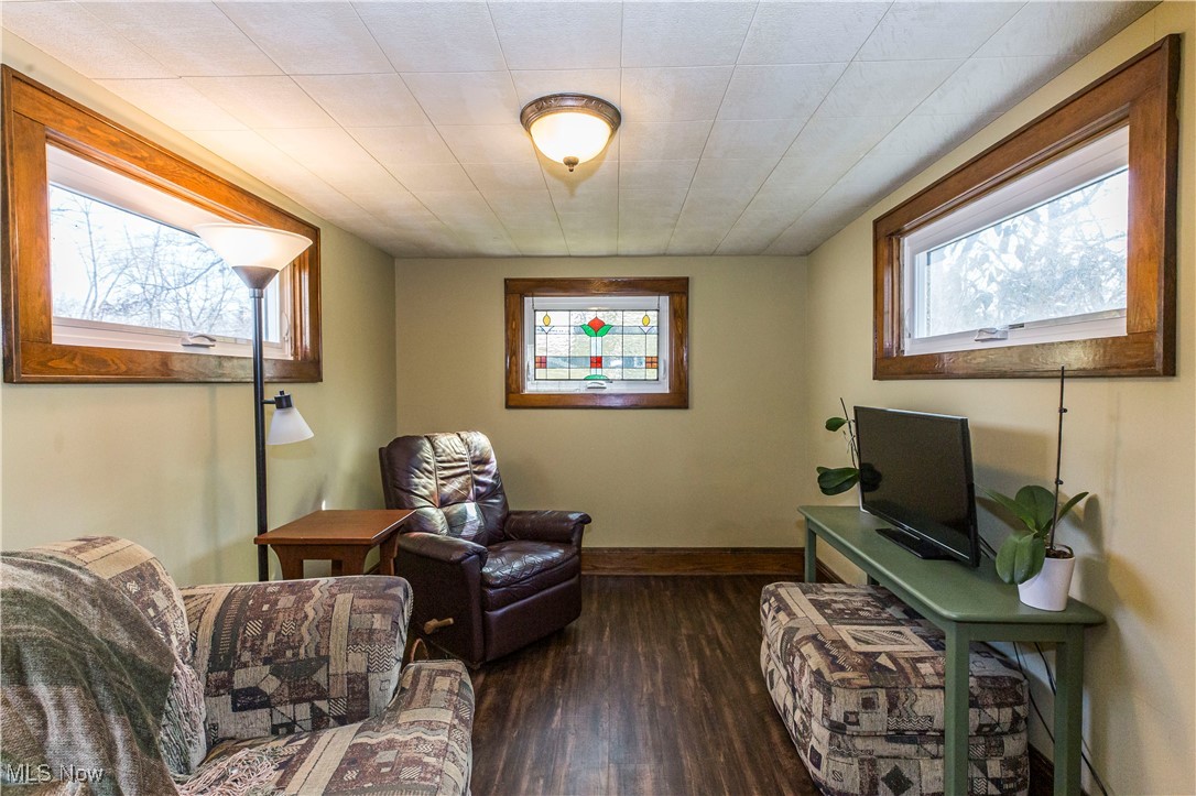 1577 Maple Road Cleveland Heights, OH 44121 - Photo 6 of 30