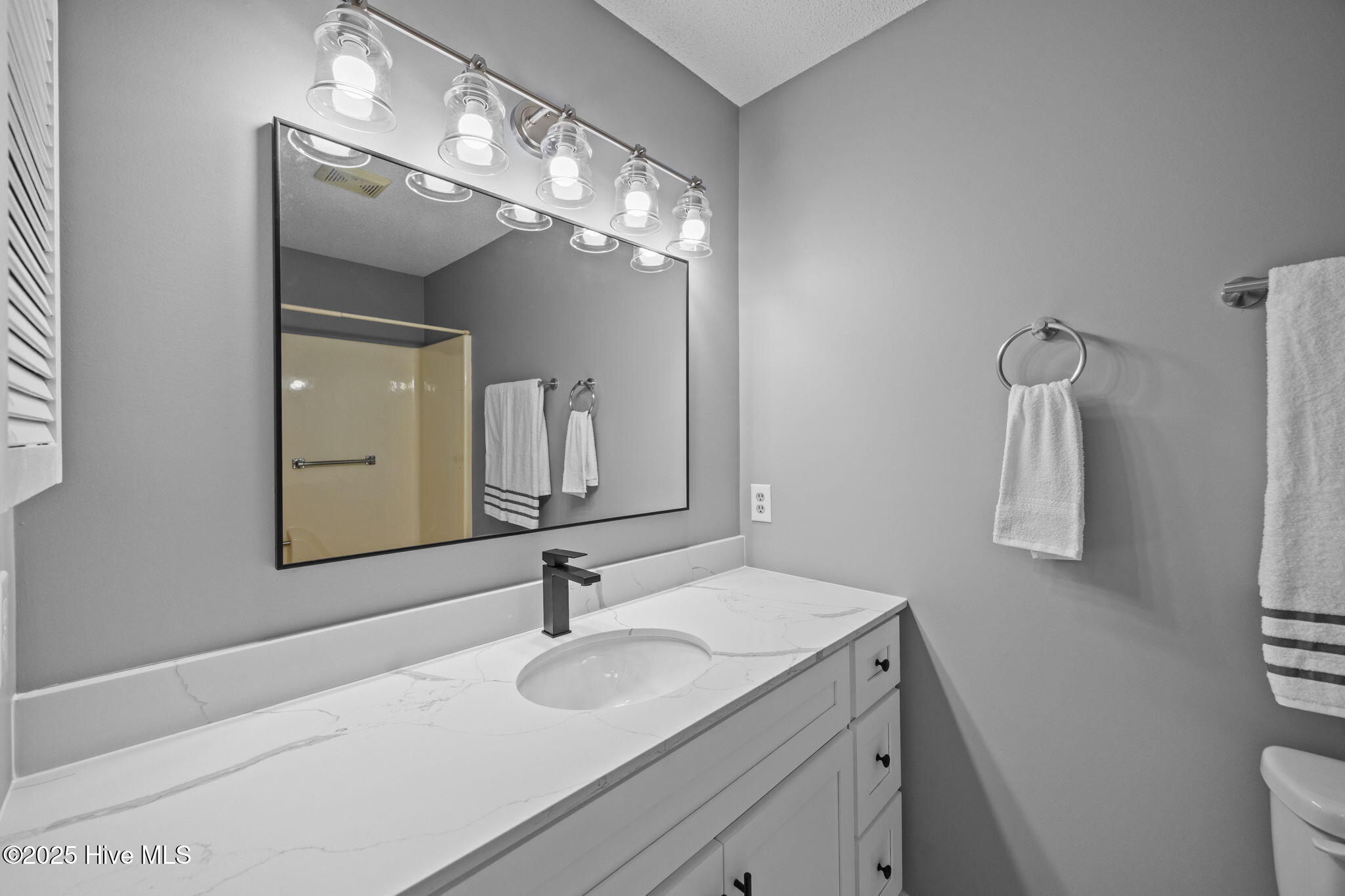 2015 Quail Ridge Road, Unit F Greenville, NC 27858 - Photo 12 of 34 12-web-or-mls-BLS_0024