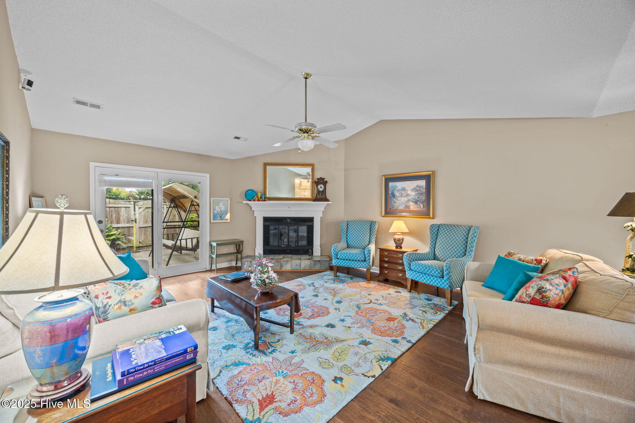 2015 Quail Ridge Road, Unit F Greenville, NC 27858 - Photo 19 of 34 20-web-or-mls-BLS_0051