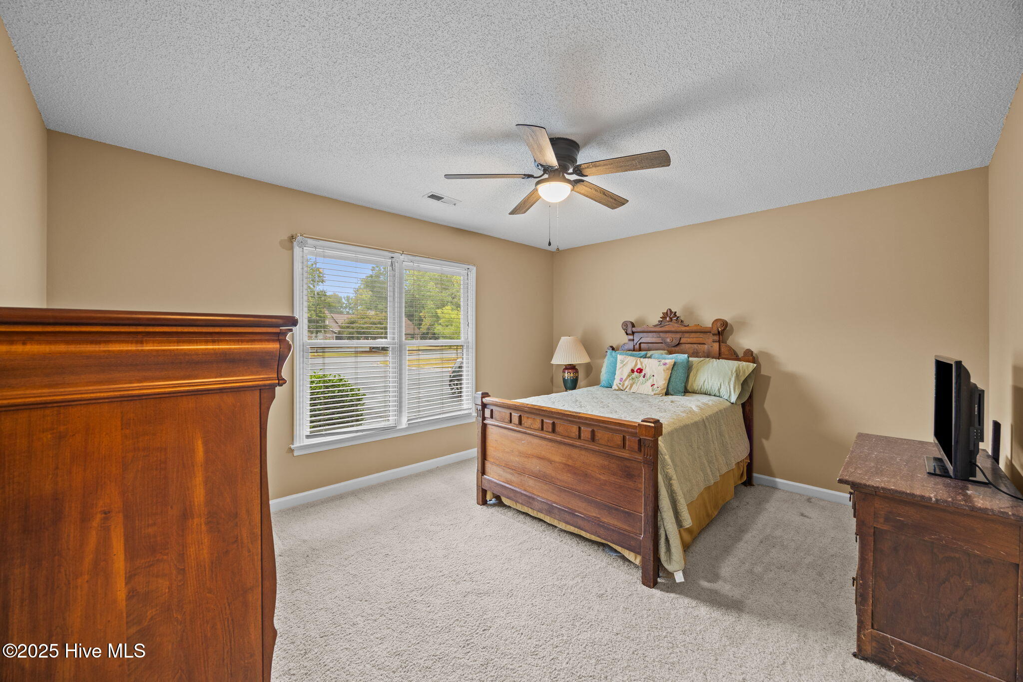 2015 Quail Ridge Road, Unit F Greenville, NC 27858 - Photo 6 of 34 6-web-or-mls-BLS_0006