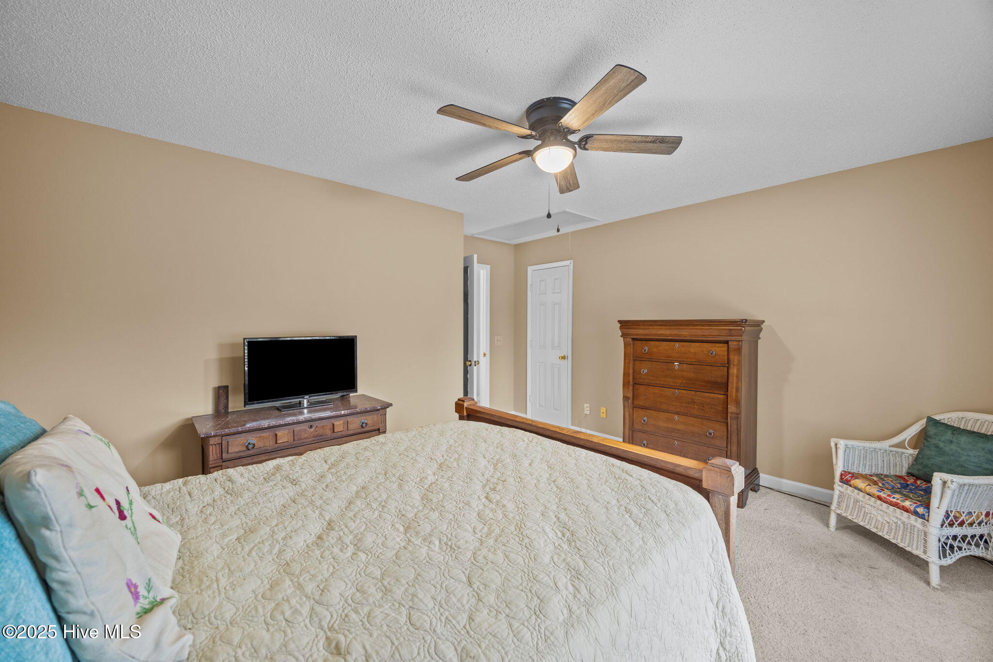 2015 Quail Ridge Road, Unit F Greenville, NC 27858 - Photo 7 of 34 7-web-or-mls-BLS_0009