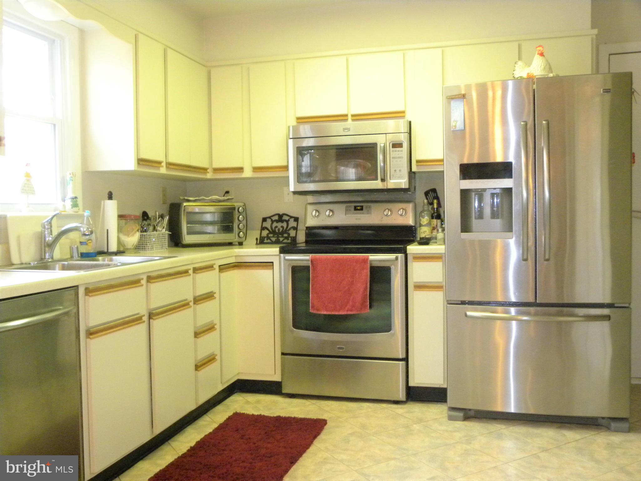 6502 Shamrock Road Manassas, VA 20112 - Photo 2 of 30 Kitchen