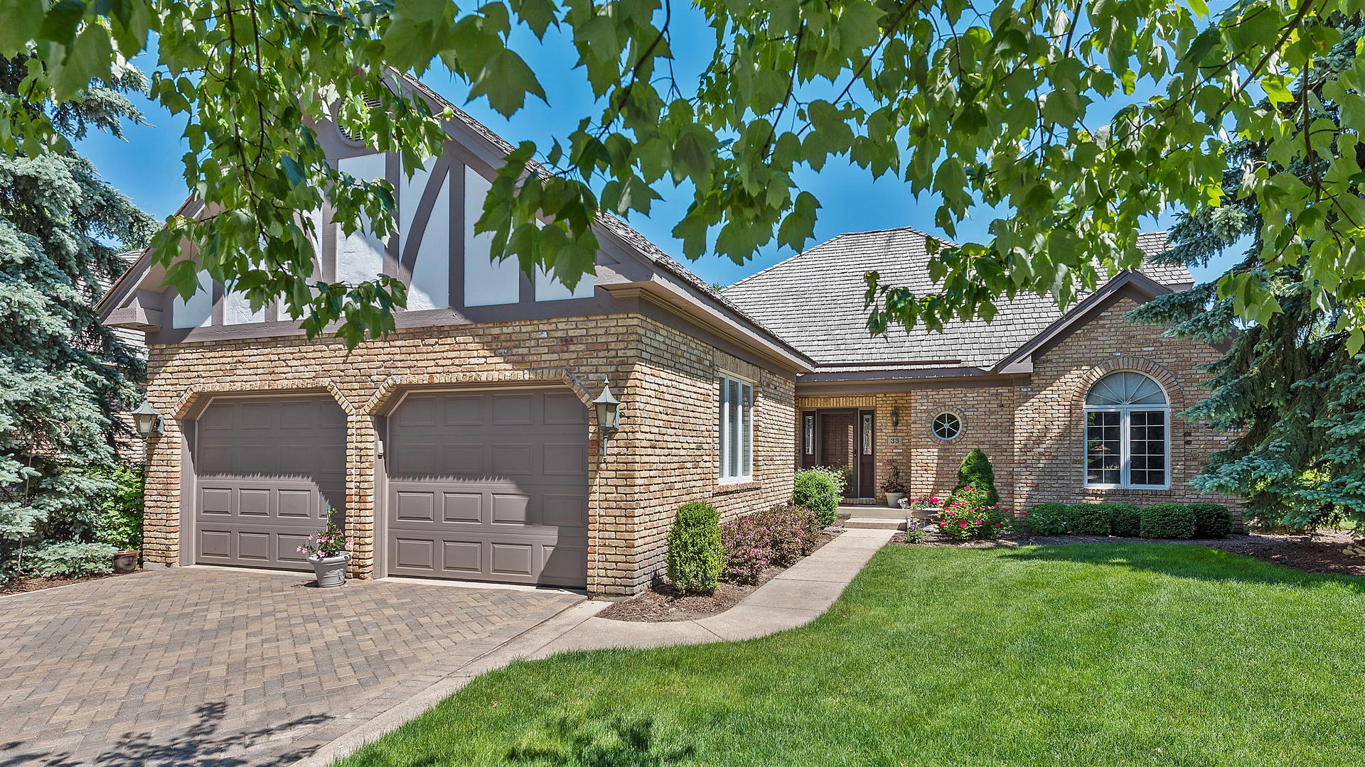 33 Lancaster Court Burr Ridge, IL 60527 - Photo 1 of 42