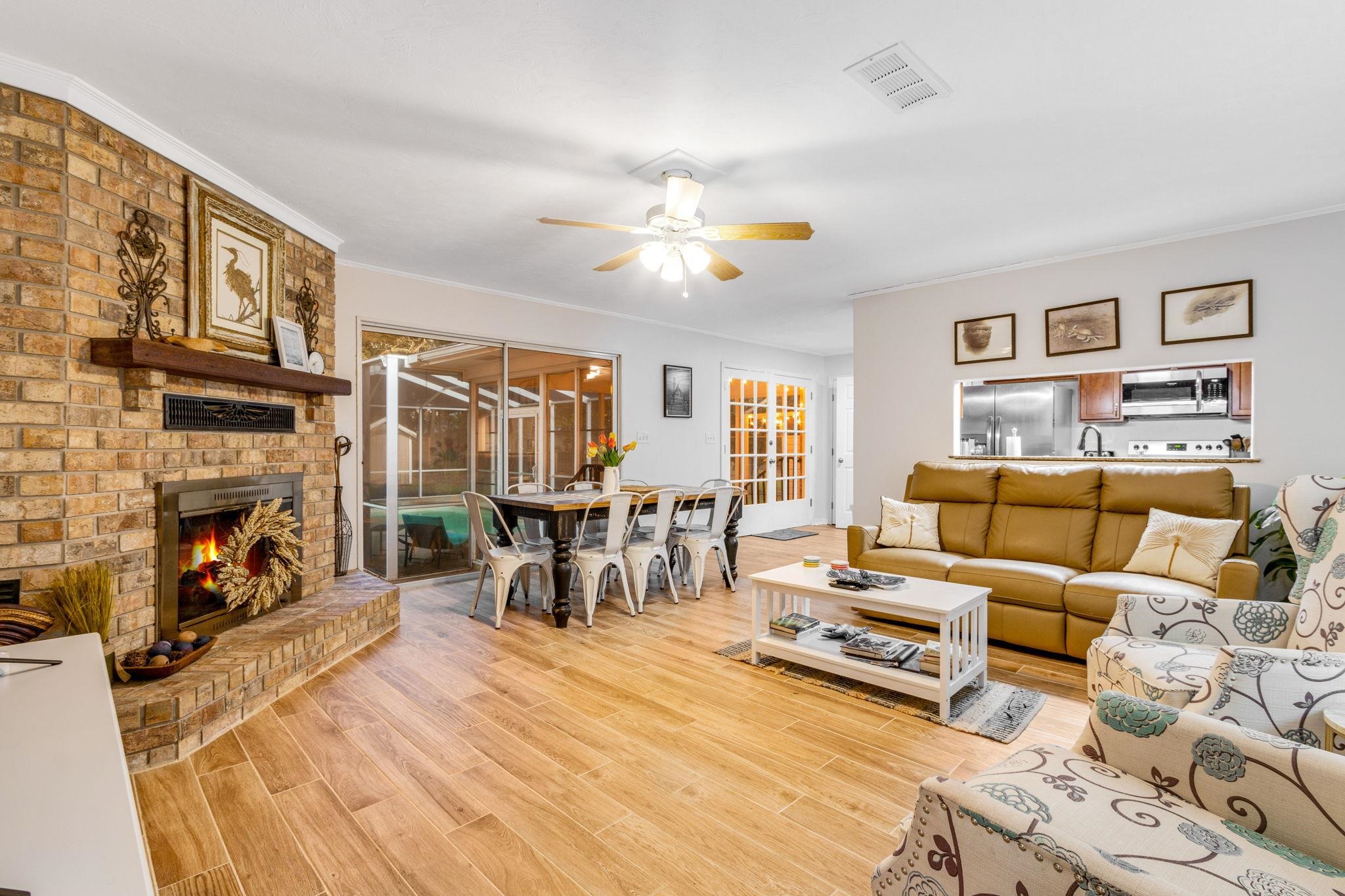 9288 County Road 99 Lillian, AL 36549 - Photo 7 of 48 Living Room