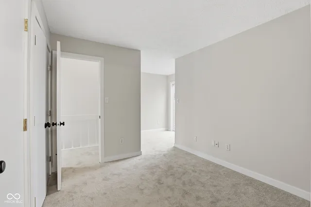 $215,000 | 5952 Highgate Circle East, Indianapolis, IN 46250