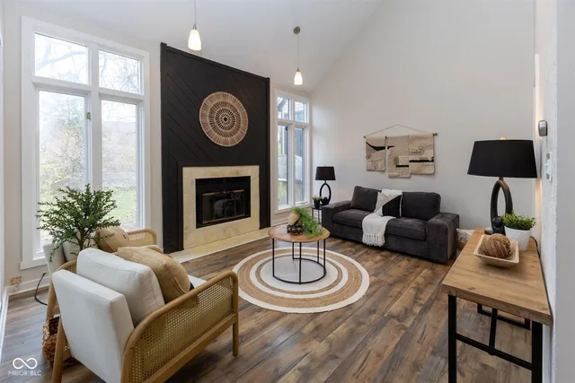 $220,000 | 5952 Highgate Circle East, Indianapolis, IN 46250