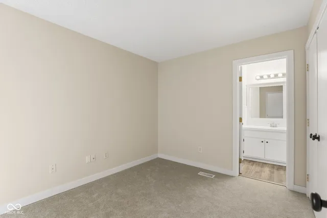 $215,000 | 5952 Highgate Circle East, Indianapolis, IN 46250