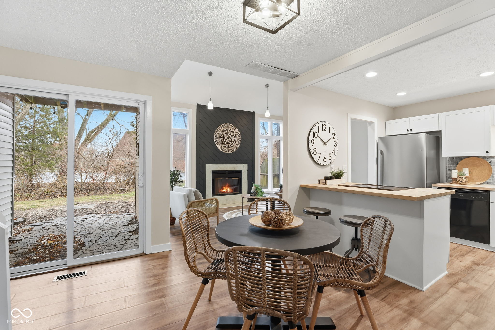 5952 Highgate Circle East Indianapolis, IN 46250 - Photo 4 of 47