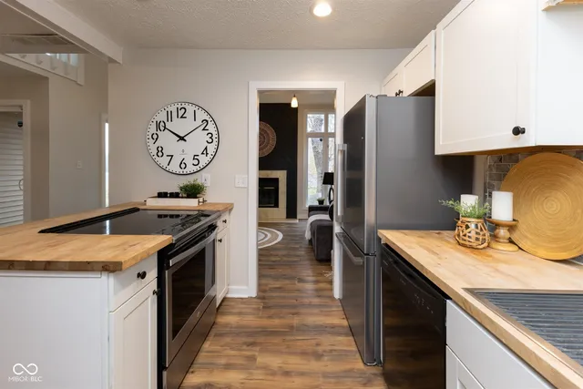 $220,000 | 5952 Highgate Circle East, Indianapolis, IN 46250