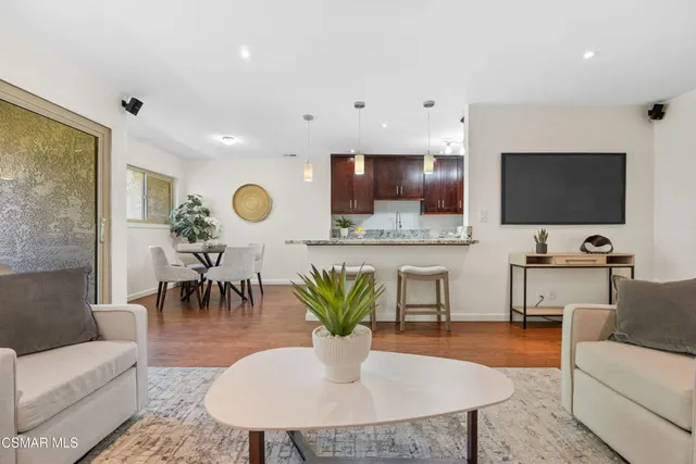 $675,000 | 23637 Park Capri, Unit 36, Calabasas, CA 91302