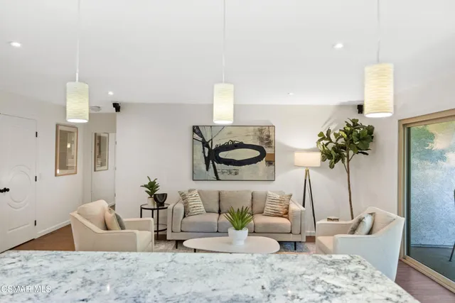 $675,000 | 23637 Park Capri, Unit 36, Calabasas, CA 91302