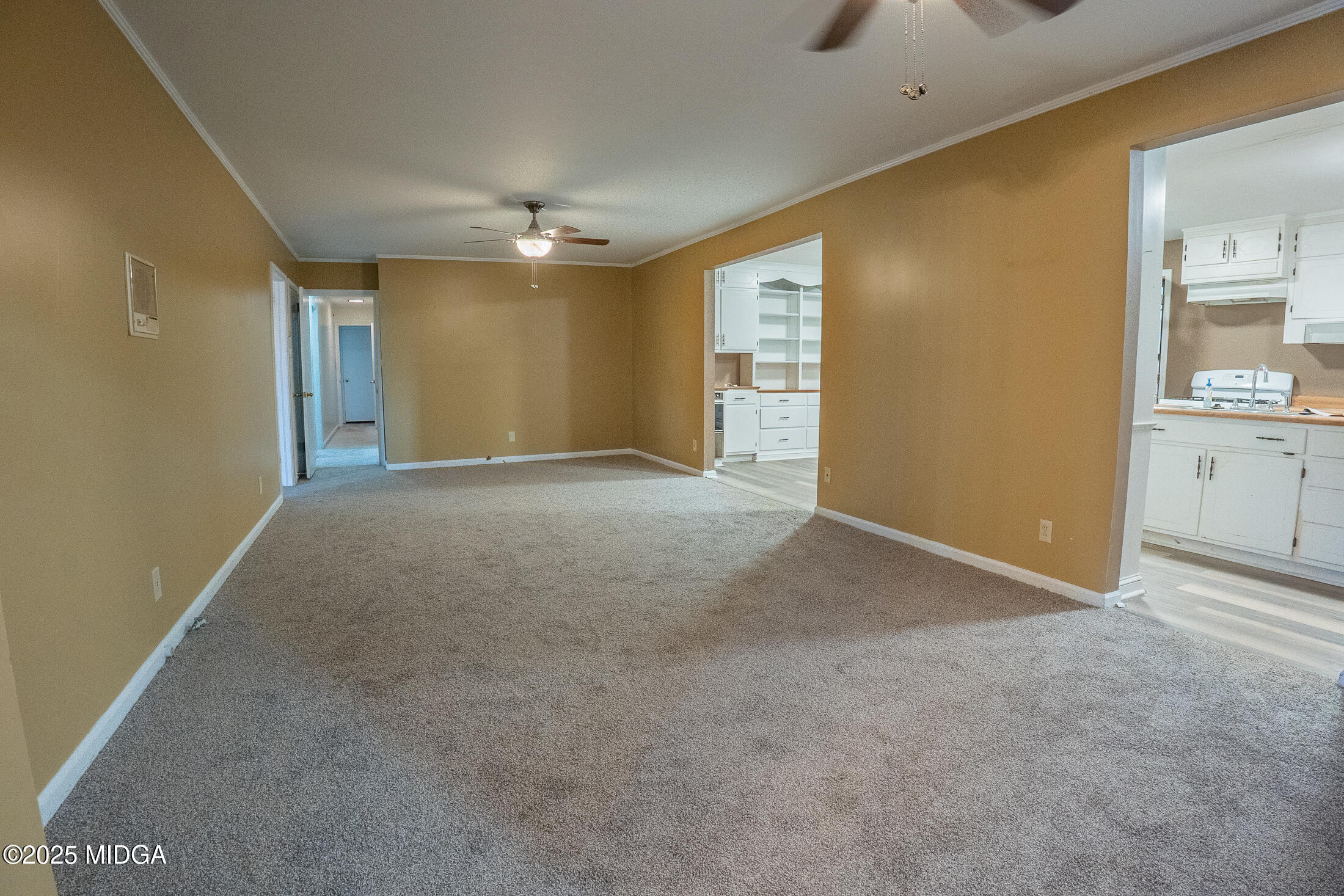 2939 General Lee Road Macon, GA 31204 - Photo 11 of 38 Living Room