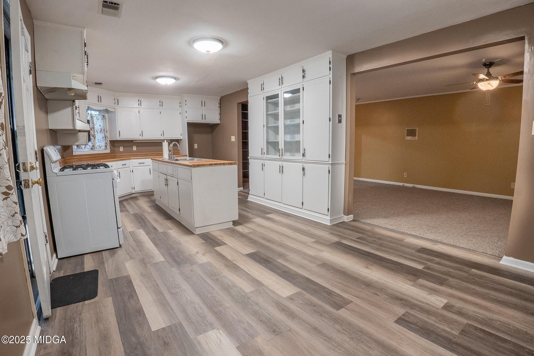 2939 General Lee Road Macon, GA 31204 - Photo 13 of 38 Kitchen