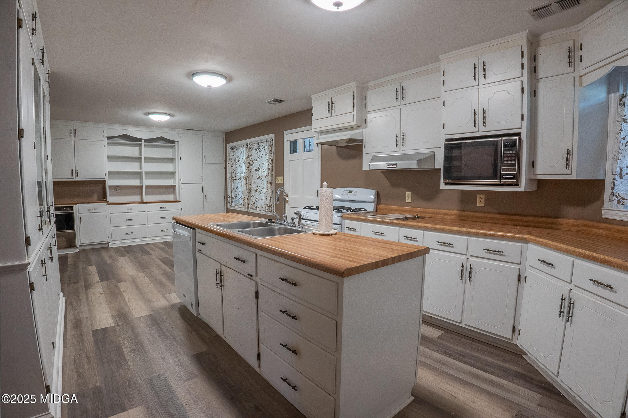 2939 General Lee Road Macon, GA 31204 - Photo 14 of 38 Kitchen